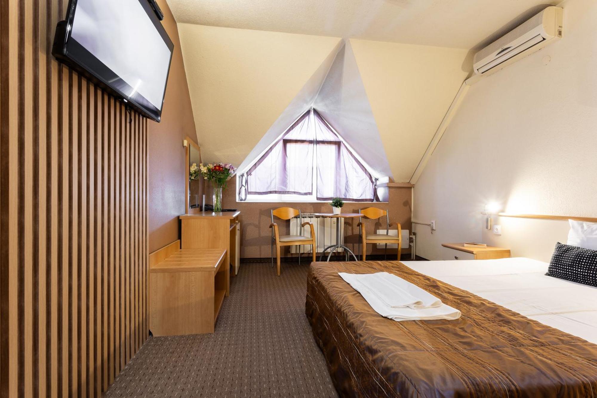 Hotel Brod - Free Parking Sofia Esterno foto